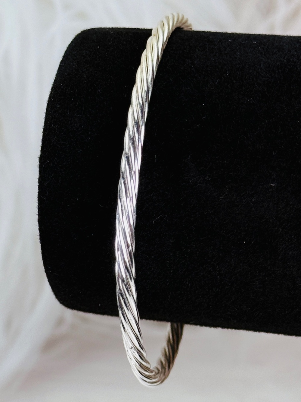 Beautiful minimalist Silvertone twisted cuff bracelet